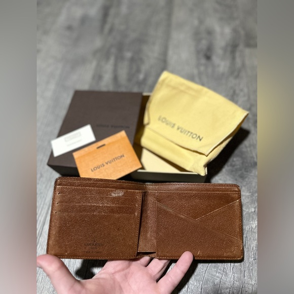 Louis Vuitton Multiple Wallet - Monogram (Bifold) - Picture 2 of 16